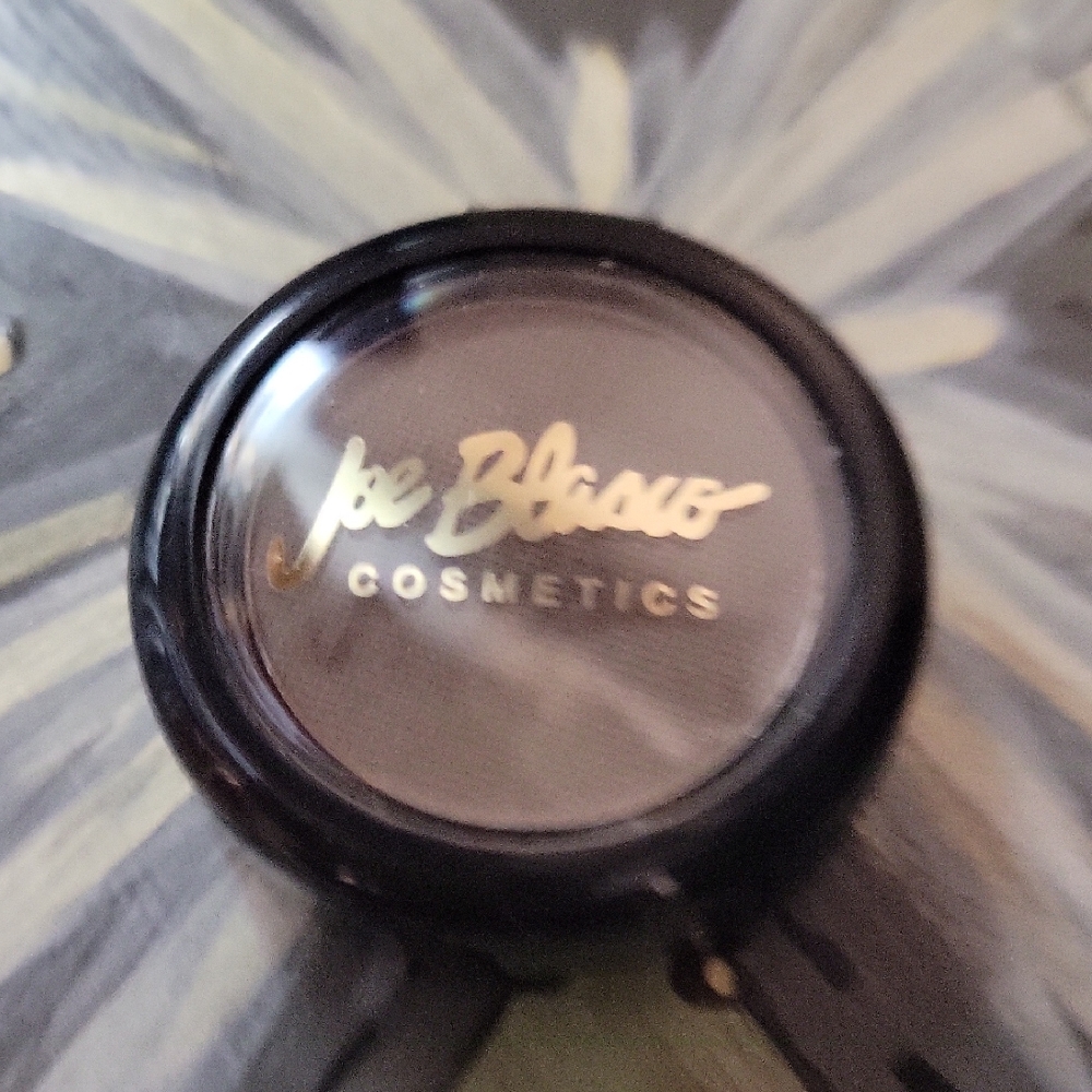 Joe Blasco Eyeshadow in Rich Brown